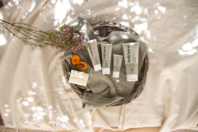 Hydr'aness - Cosmétiques - Soins pieds et mains, gel douche et shampoing au lait d'ânesse
