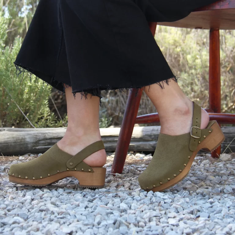 Jules et Jenn - Sabots bois brides cuir daim kaki