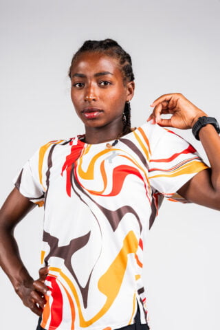 Les vêtements de sport en polyester recyclé.