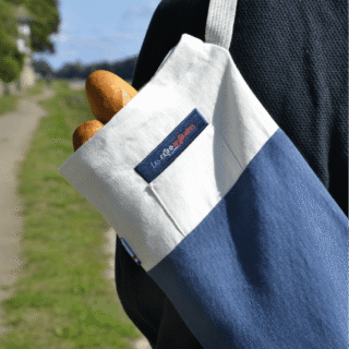 Sac à baguettes le Baroudeur, porté sur le dos grâce à sa bandoulière réglable en lin