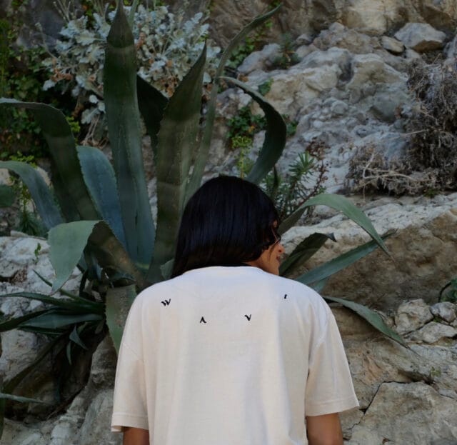 Wavi - T-shirt brodé dans le dos