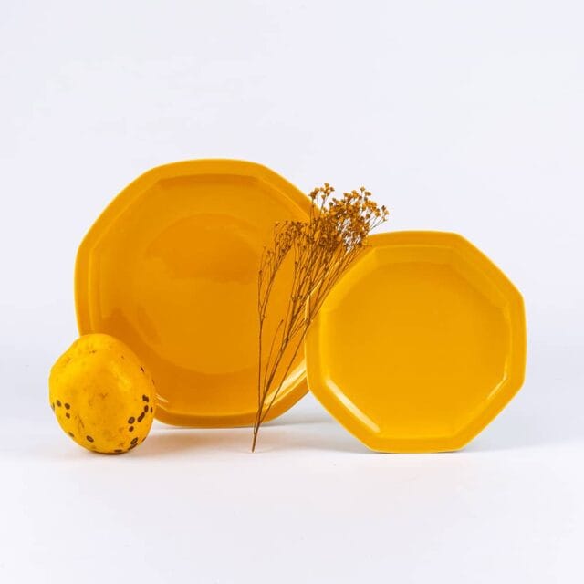 Ogre La Fabrique - L’assiette à dessert en porcelaine octogonale – Jaune moutarde