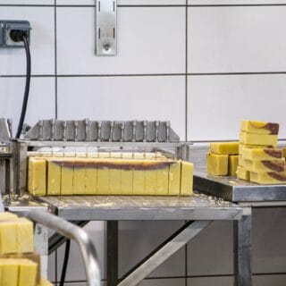 louise emoi atelier fabrication e3bd6cef4f996604d33222bdc031cefe