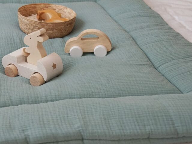tapis de jeu gaze de coton vert sauge Luciole et cie Luciole et Cie - Tapis de jeu