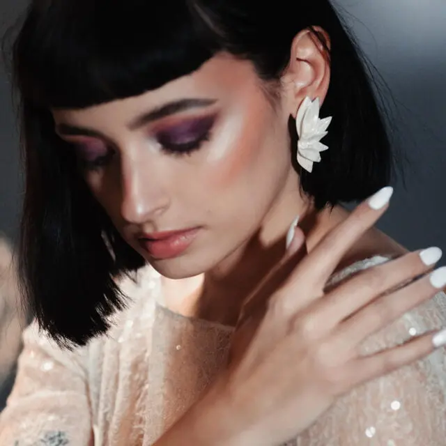 Anne-Lise Pichon - Boucles d’oreilles blanches irisées Rio