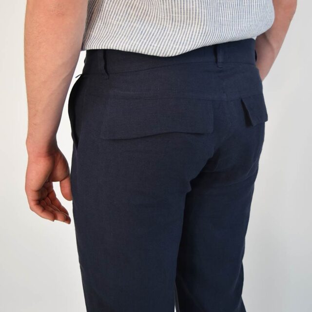 Aatise - le pantalon droit en lin avec poches italiennes zhineau tissu bleu marine