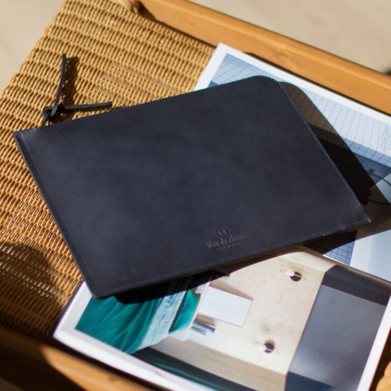 Bleu De Chauffe - Protection iPad Joe - Bleu Marin