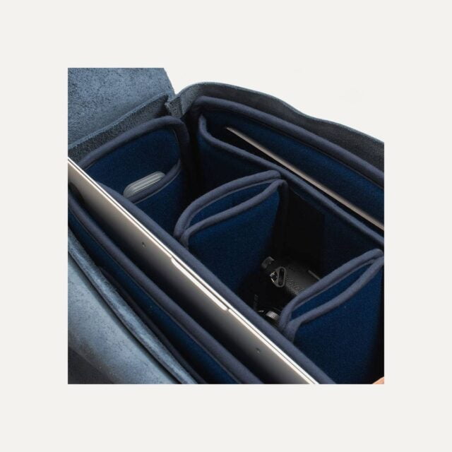 Bleu De Chauffe - Sac photo Arles L en cuir - Bleu Marin