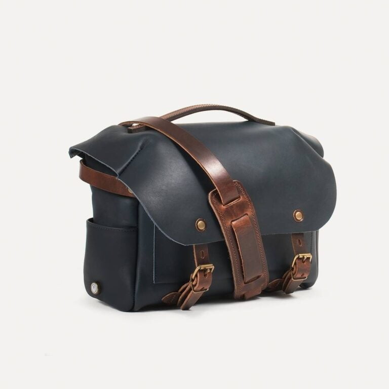 Bleu De Chauffe - Sac photo Bologne S en cuir - Bleu Marin