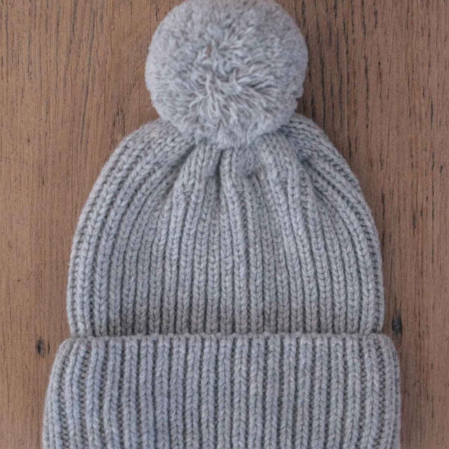 Montlimart - BONNET POMPOM GRIS CLAIR