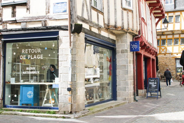 retour de plage 2023 boutique bijoux fantaisie vannes 19 Atelier boutique Retour de Plage de Vannes