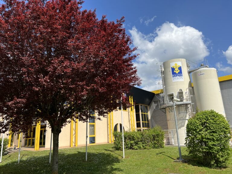 Le site de production de la marque Reine de Dijon à Fleurey sur Ouche.