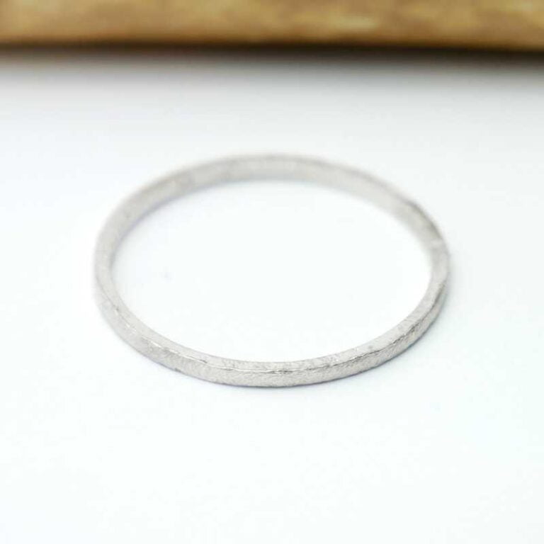 Désirée Schmidt - Bague très fine sablée empilable argent 925 recyclé pour femme et pour homme