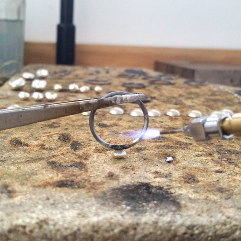 Atelier Désirée Schmidt Paris - Fabrication de bijoux