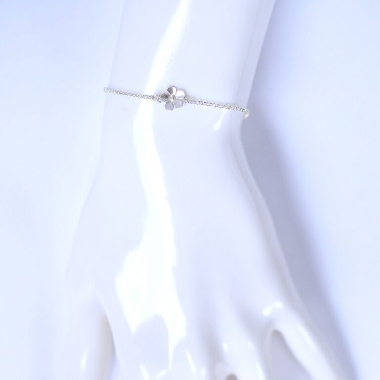 desiree schmidt desiree schmidt bracelet en argent 925 fleur sakura ajustable 2 Désirée Schmidt - Bracelet en argent 925 fleur Sakura ajustable