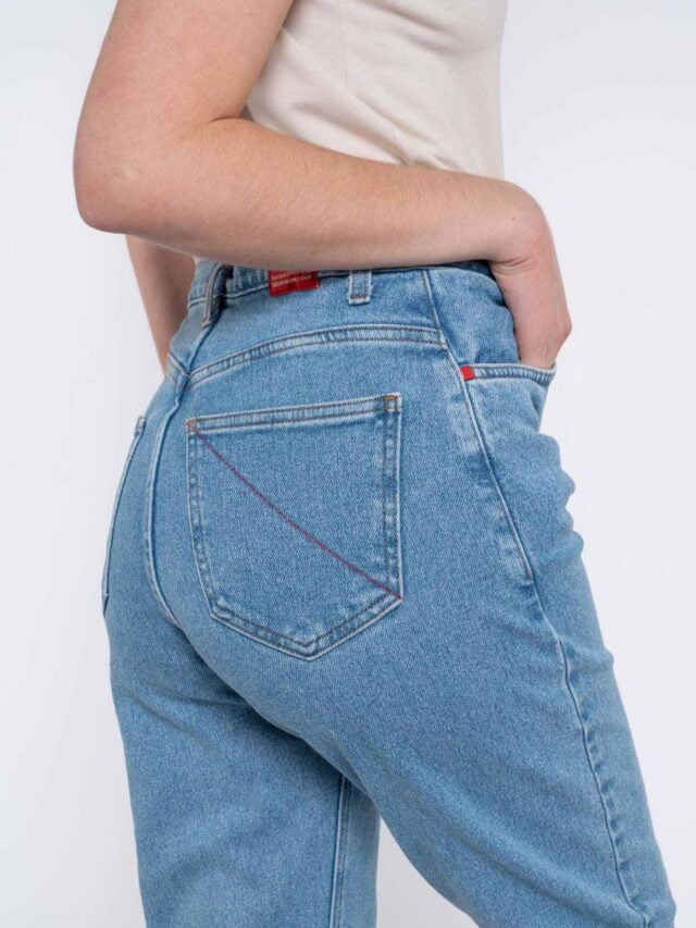 1083 - JEANS MOM 208H DELAVE  flex coton bio indigo clair