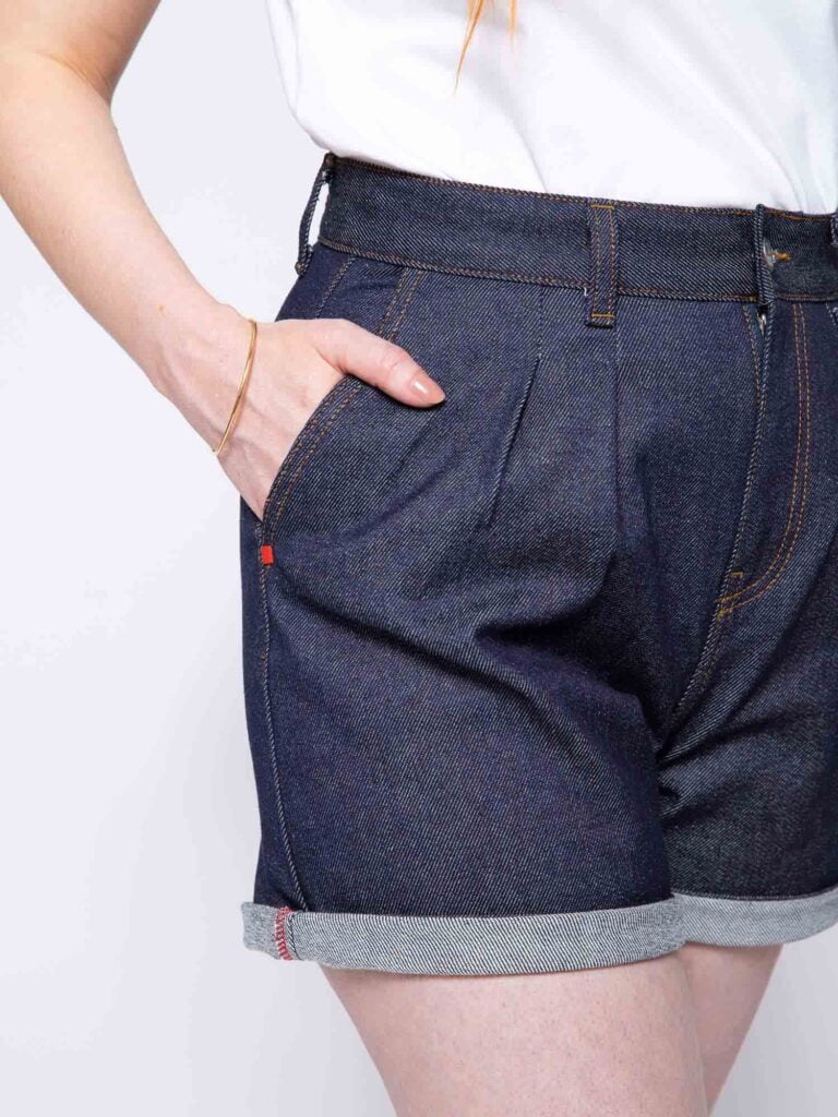 1083 - SHORT PINCE 278H LARGE taille haute coton bio indigo brut