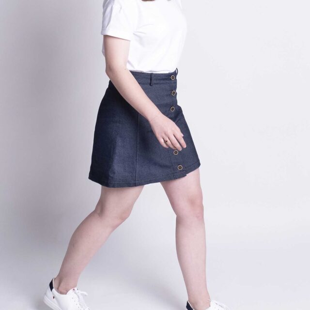 1083 - JUPE JEAN trapeze boutons 292H les hirondelles surcyclee