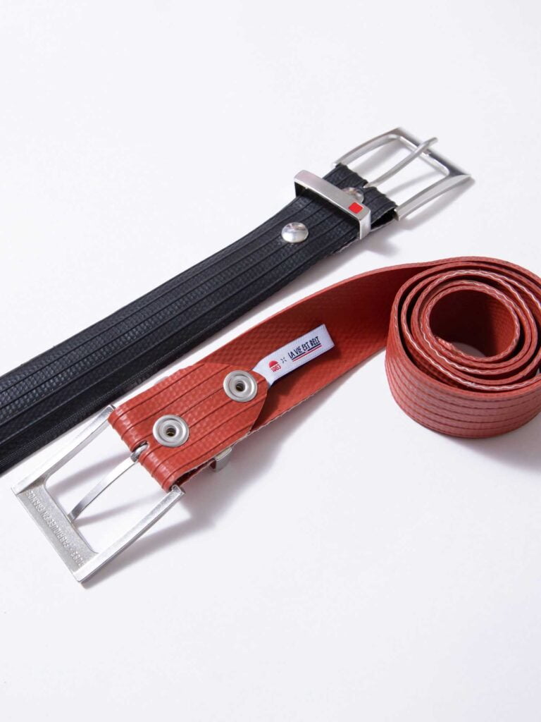 1083 - CEINTURE 802 VOLONTAIRE LA VIE EST BELT surcyclee rouge Unisexe