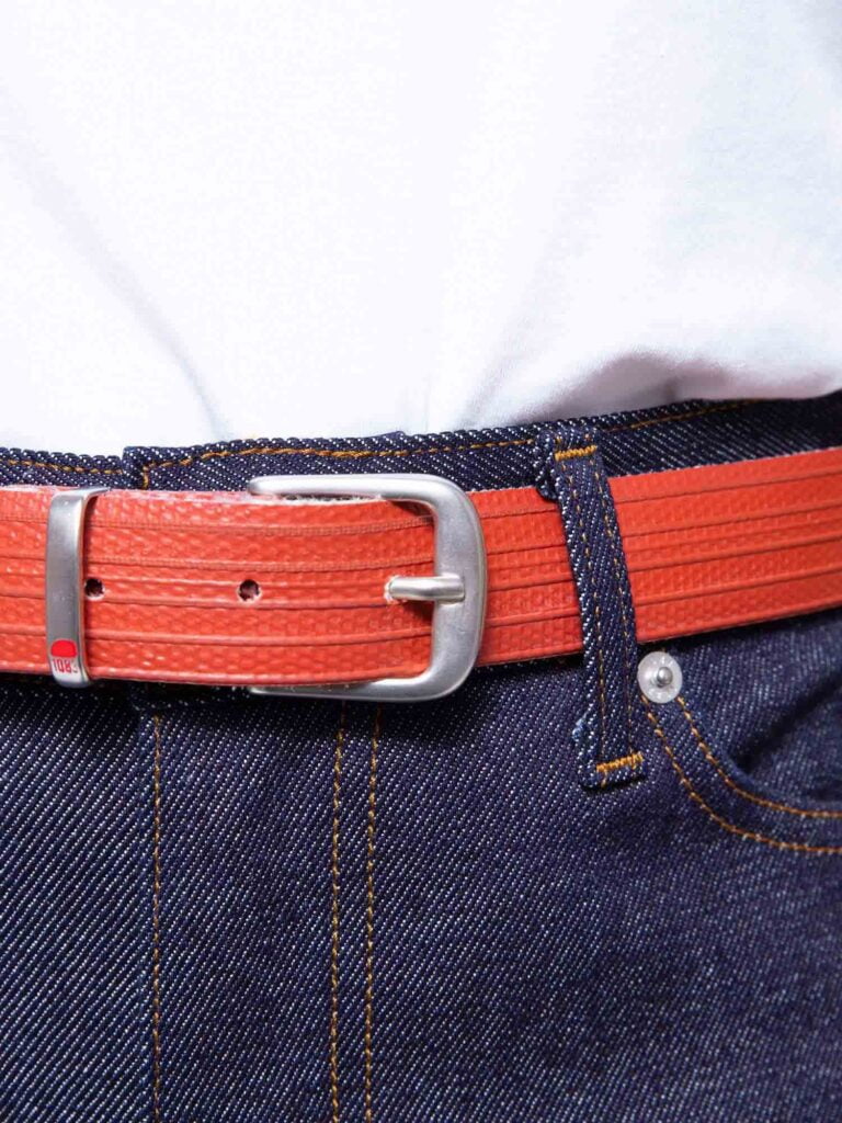 1083 - CEINTURE 803 VOLONTAIRE LA VIE EST BELT surcyclee rouge Unisexe