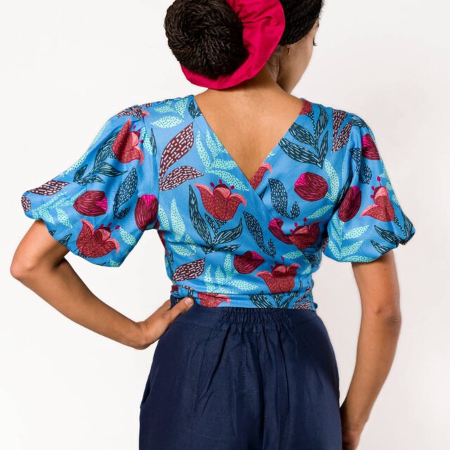 Nevice - Blouse bleue à fleurs