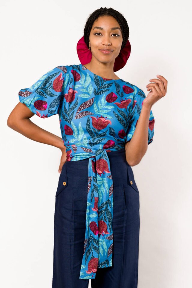 Nevice - Blouse bleue à fleurs