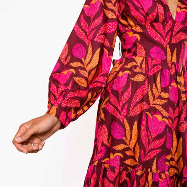 Nevice - Robe évasée à col en V