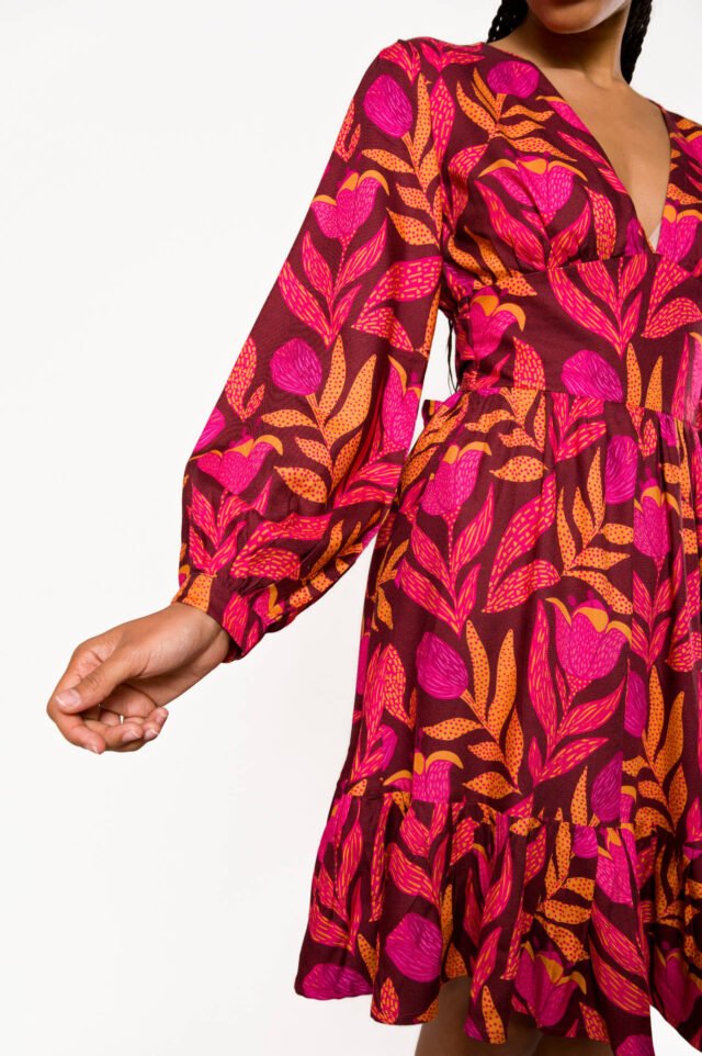 Nevice - Robe évasée à col en V