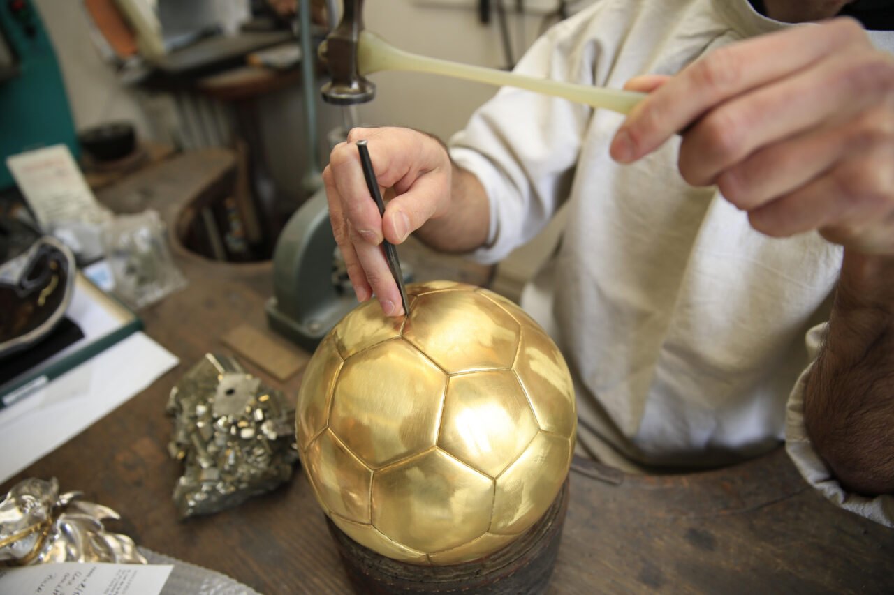 ballon dor 3 2 Le Ballon d'Or est fabriqué en France