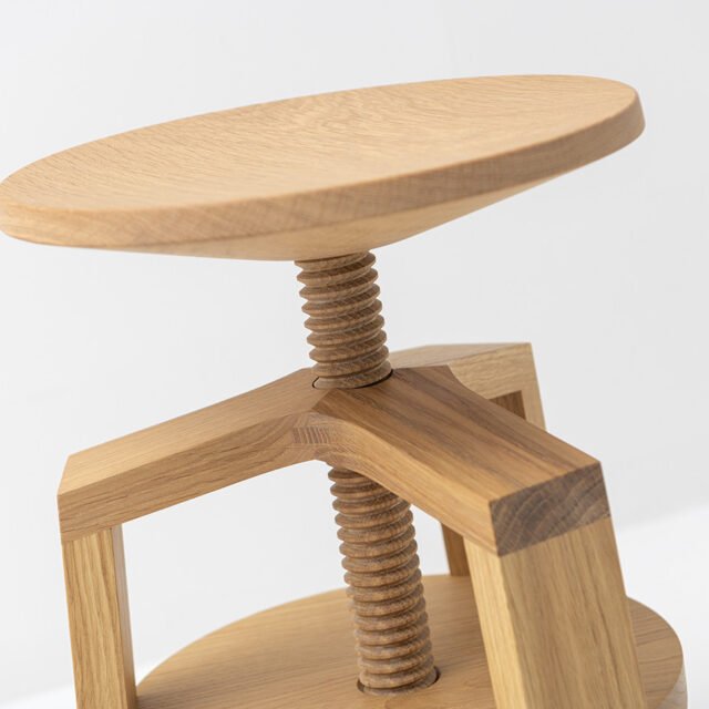 Delavelle - Tabourets à vis en bois - Clock en chêne 40-55 et 55-70 cm