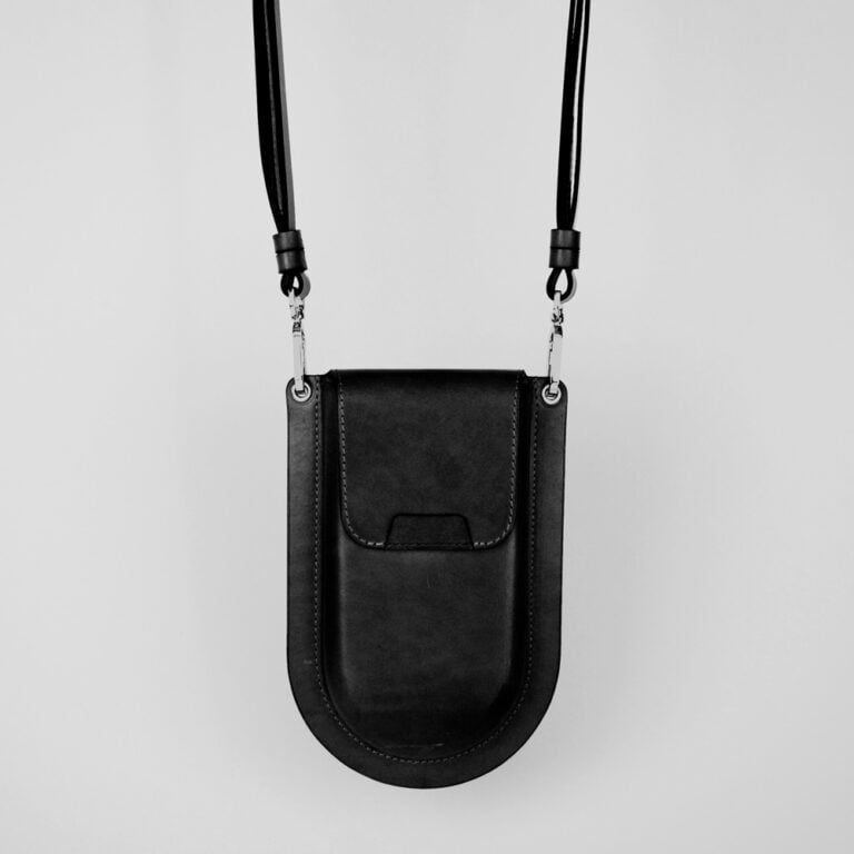 pochette telephone cuir francais mains d oeuvre Mains d'Œuvre - Oroshi / noir
