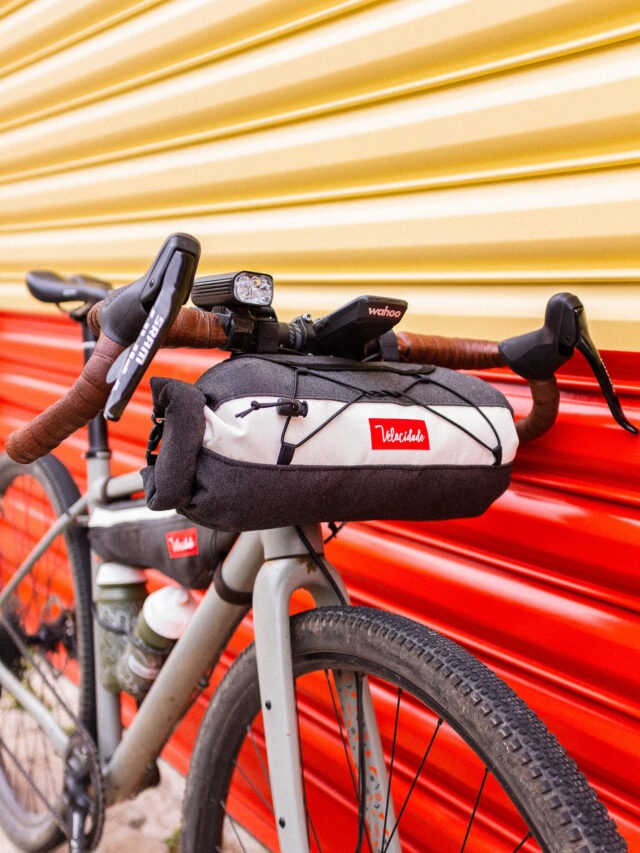 Sacoche bikepacking de guidon Grizzli • Atelier Velocidade - Sacoches et bagagerie pour vélo