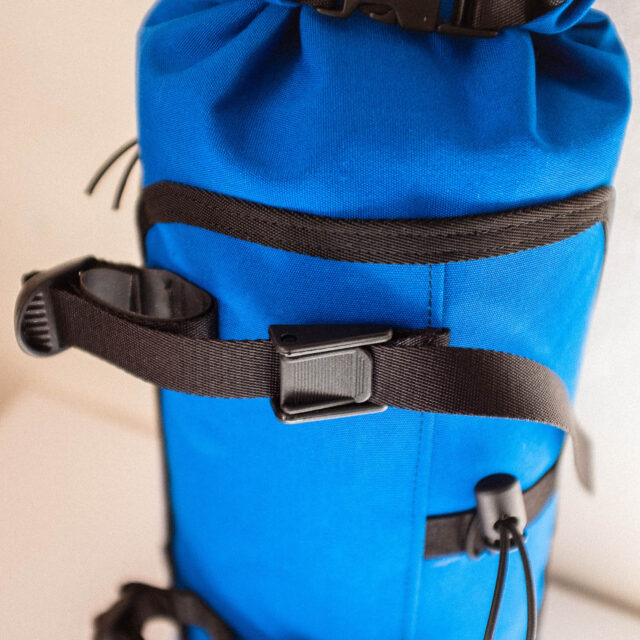 Sacoche bikepacking de guidon Grizzli • Atelier Velocidade - Sacoches et bagagerie pour vélo