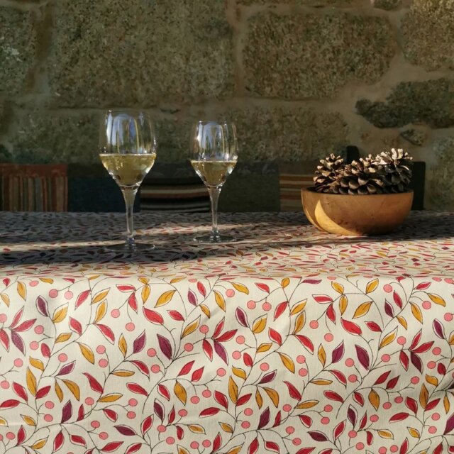 Fleur de Soleil - Nappe enduite Tilleul prune