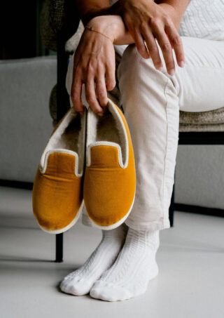 Chaussons Julia Ocre par la marque Montlimart Montlimart - Chaussons Julia Ocre
