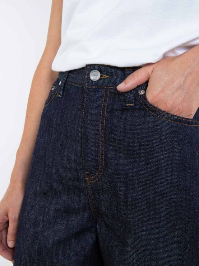 1083 - JEANS 2ND CHOIX LARGE 206H100 % coton bio superdenim indigo brut