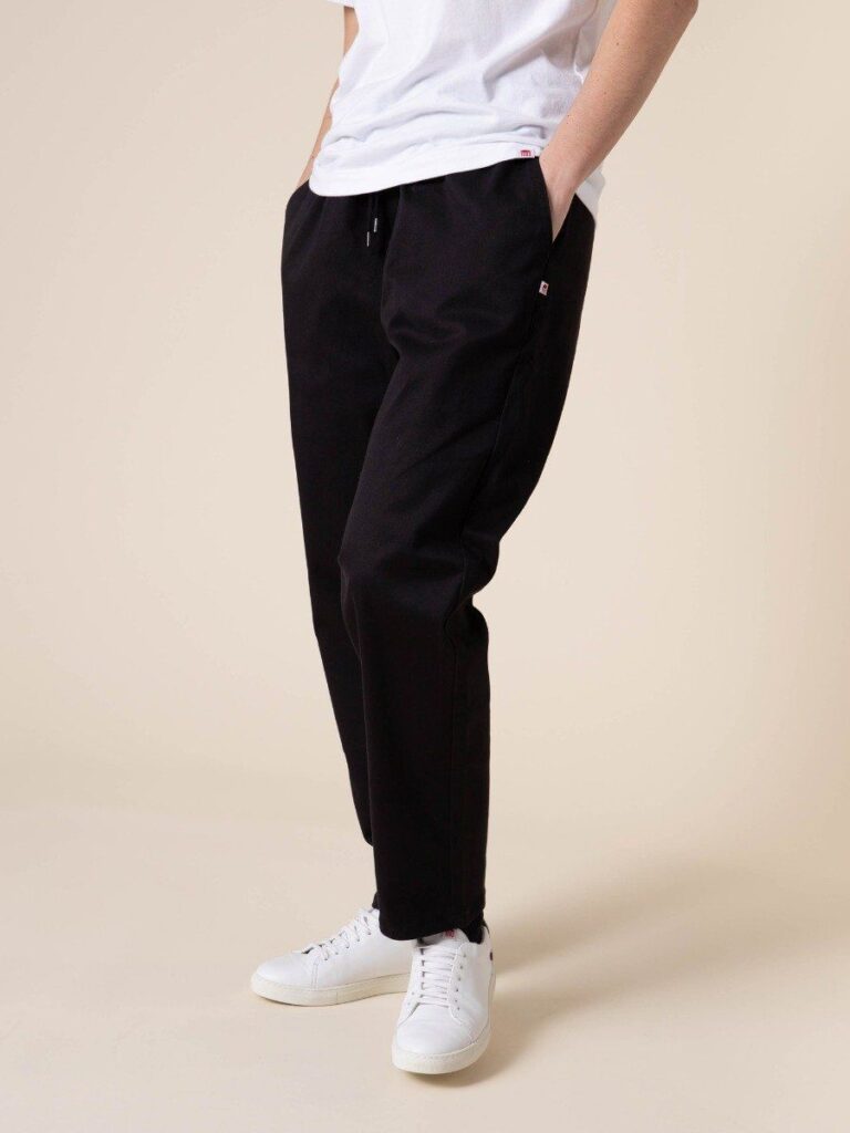 1083 - JOGGJEANS CAROTTE 222N coton bio microdenim doubleflex uni noir
