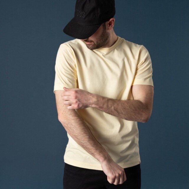 1083 - T-SHIRT DROIT 304 UNI coton bio jaune pastel Homme