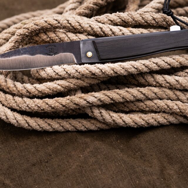 Couteaux Morta - Couteau Morta à pompe arrière brut de forge Sans Ivoire Sans Fourreau clip