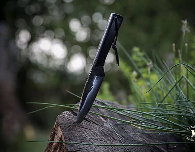 Couteaux Morta - Couteau fixe Brut de forge compact Sans Ivoire Sans Liseré Bleu Sans fourreau en cuir