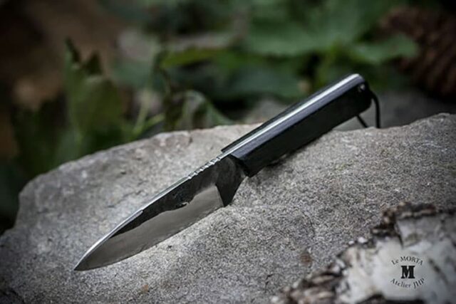 Couteaux Morta - Couteau fixe Brut de forge compact Sans Ivoire Sans Liseré Bleu Sans fourreau en cuir