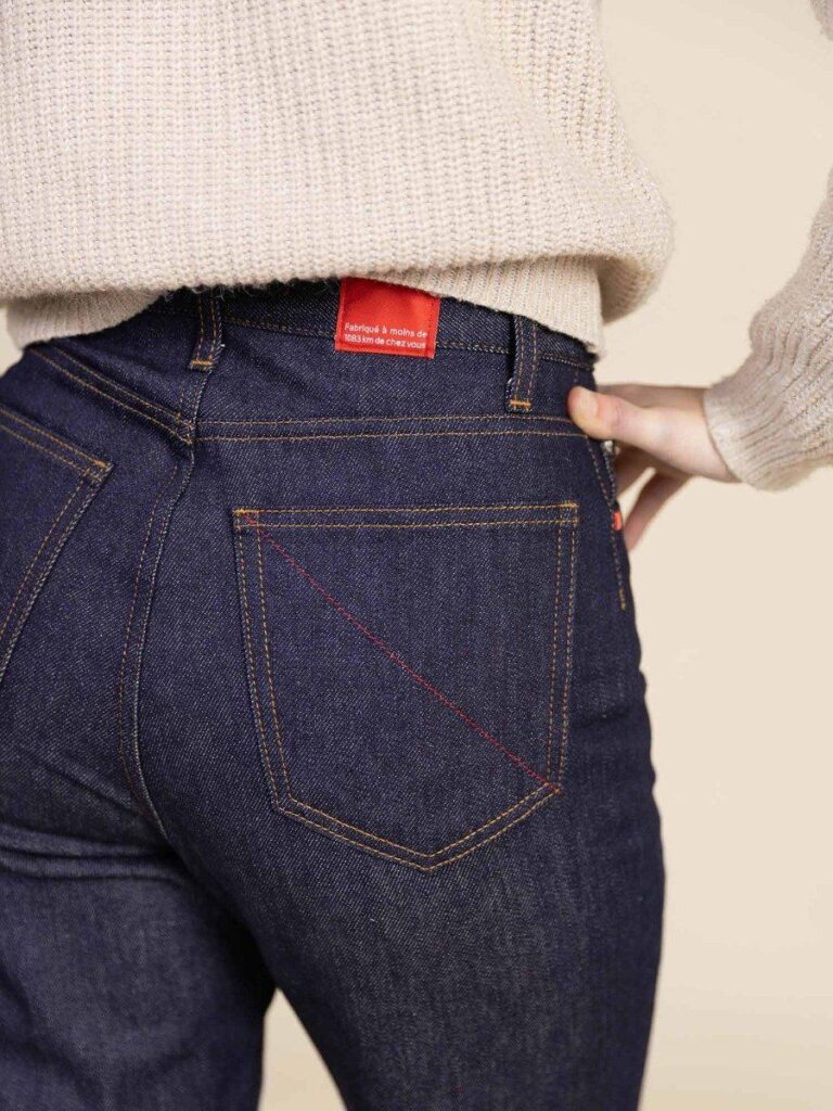 1083 - JEANS 2ND CHOIX MOM 208H 100 % coton bio superdenim indigo brut