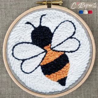 Kit Punch Needle 1 Motif Reine l'Abeille par la marque C’Reparti C’Reparti - Kit Punch Needle 1 Motif Reine l'Abeille