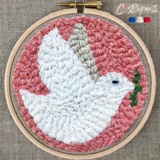 Kit Punch Needle 1 Motif Belle La Colombe par la marque C’Reparti C’Reparti - Kit Punch Needle 1 Motif Belle La Colombe