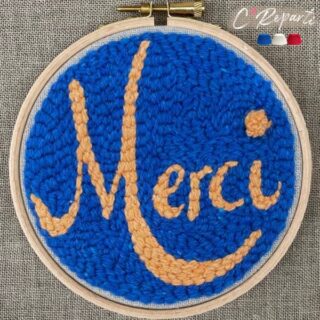 Kit Punch Needle 1 Motif Merci Personnalisable par la marque C’Reparti C’Reparti - Kit Punch Needle 1 Motif Merci Personnalisable