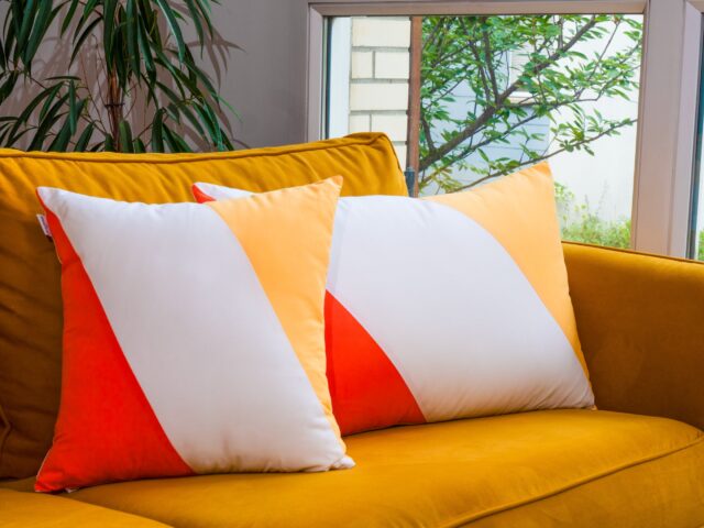 Dejorine - Housse de coussin Solis Jaune et Orange
