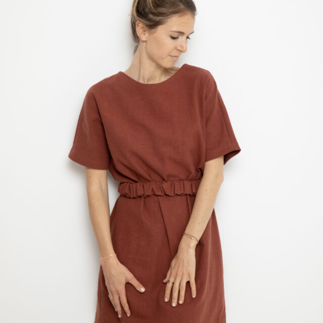 April et C - Robe Romane - Sépia