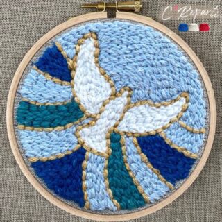 Kit Punch Needle 1 Motif Saint Esprit par la marque C’Reparti C’Reparti - Kit Punch Needle 1 Motif Saint Esprit