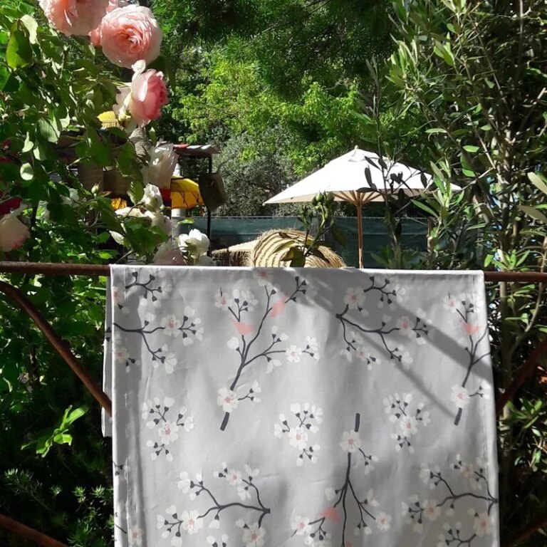 Fleur de Soleil - Chemin de table Cerisier gris rose