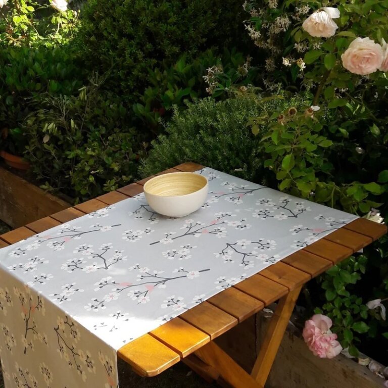 Fleur de Soleil - Chemin de table Cerisier gris rose